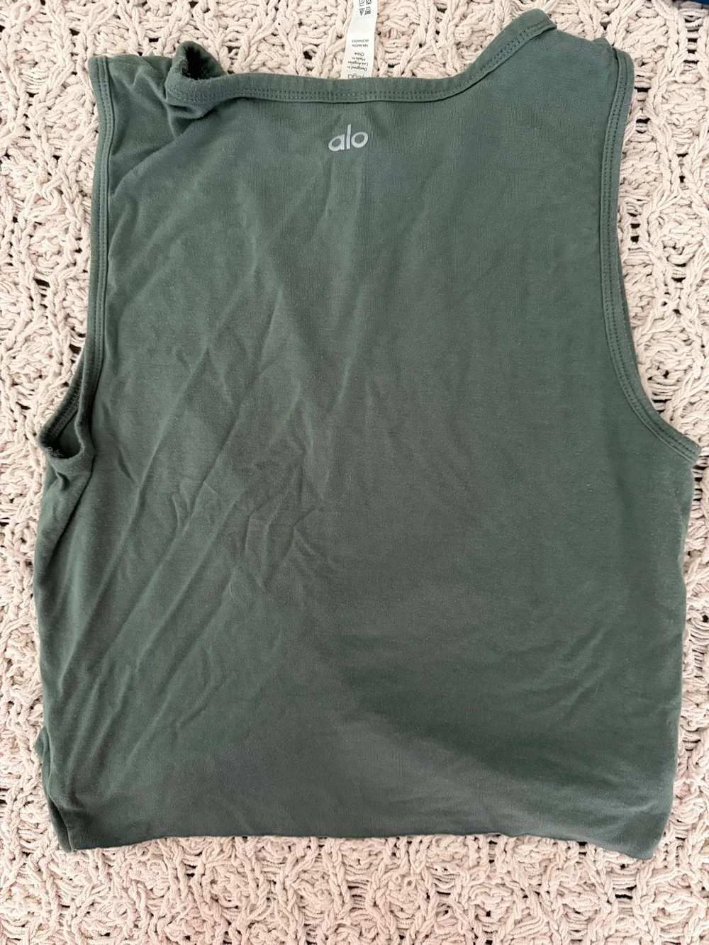 ALO Yoga Twist-Front Tank Top - Olive